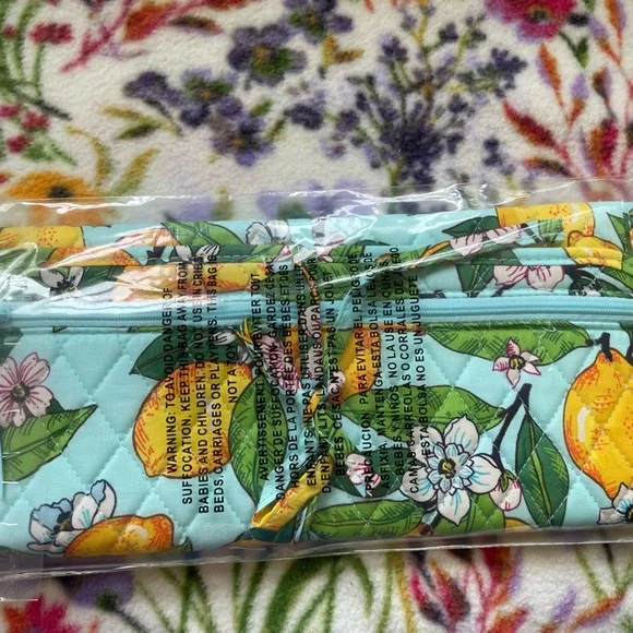 NWT Vera Bradley Lemon Grove Curling & Flat Iron Cover - Picture 3 of 6